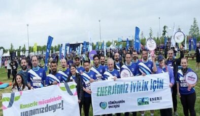 CK Enerji çalışanları, İstanbul Yarı Maratonu’nda kanserle mücadele için koştu