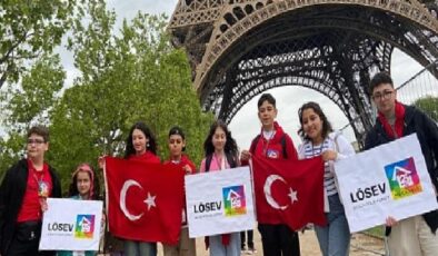 LÖSEV yurtdışı gezilerine devam ediyor. Lösemi ile mücadele eden ve tedavi süresince LÖSEV’den destek alan çocuklar dünyayı geziyor