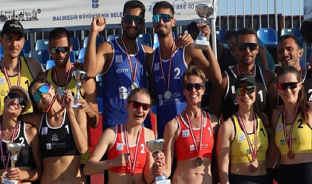 2024 TVF U20 Kulüpler Türkiye Şampiyonası Voleybol Kadınlar ve Erkekler plaj voleybolu Balkan şampiyonası Ödül Töreni Ören Plajı’nda yapıldı