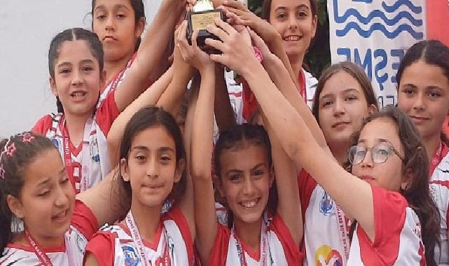 Bu yıl 17.si düzenlenen Yarımada Spor Oyunlarına katılan Efes Selçuklu sporcular, çeşitli derecelerde ödül alarak madalya ve kupalarla ilçeye döndüler.